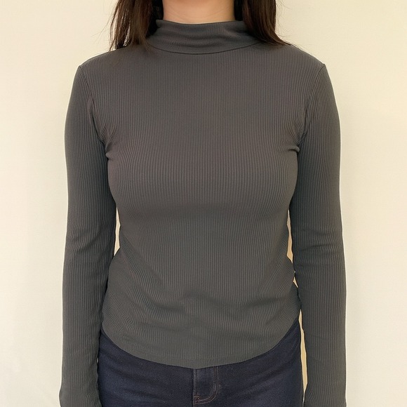 Old Navy Black Ribbed Knit Turtleneck Top Long Sleeve Womens Size L - Picture 1 of 5